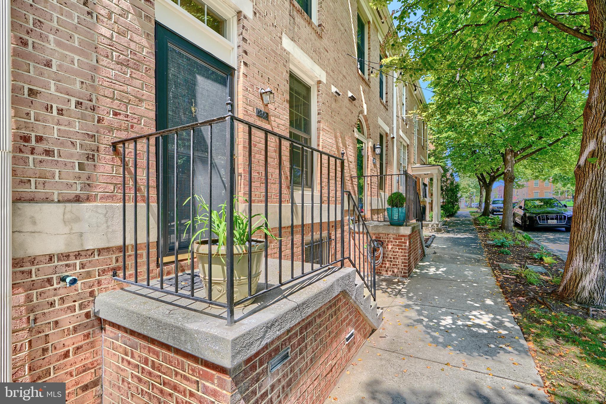 1206 S STREEPER STREET