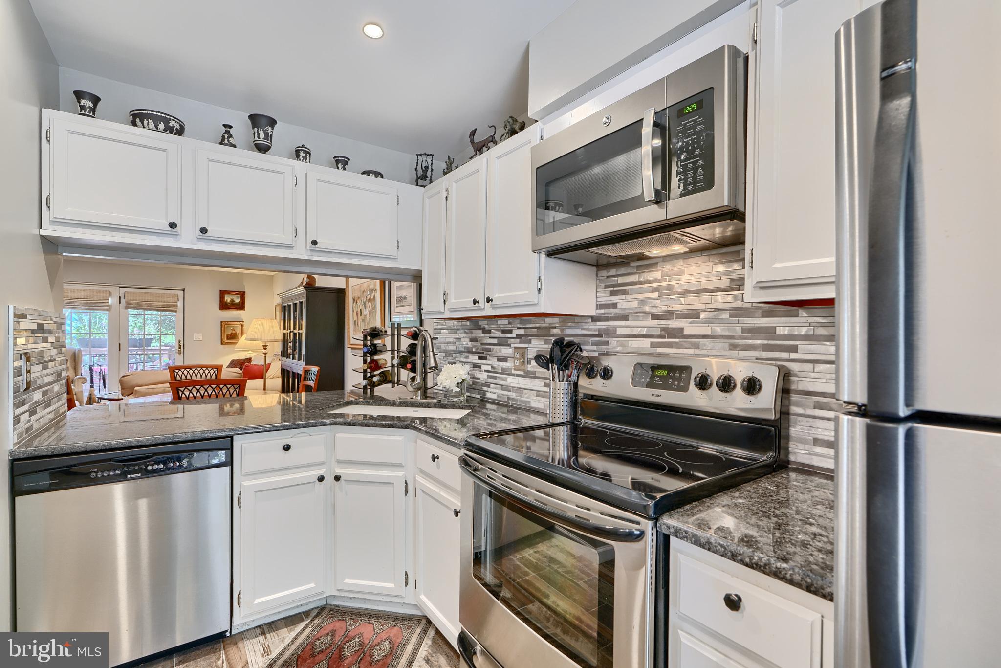 1206 S STREEPER STREET