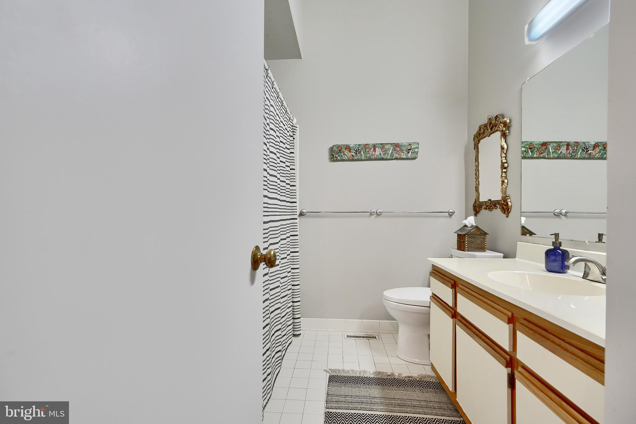 1206 S STREEPER STREET