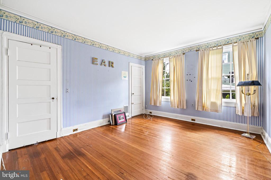 902 W NORTHERN PARKWAY
