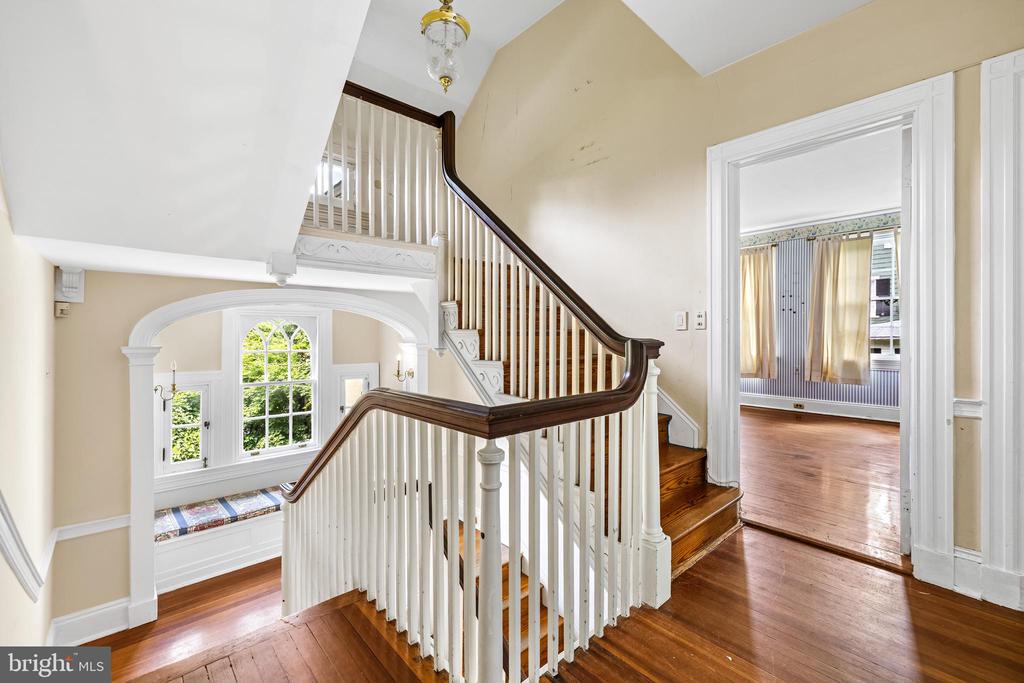 902 W NORTHERN PARKWAY