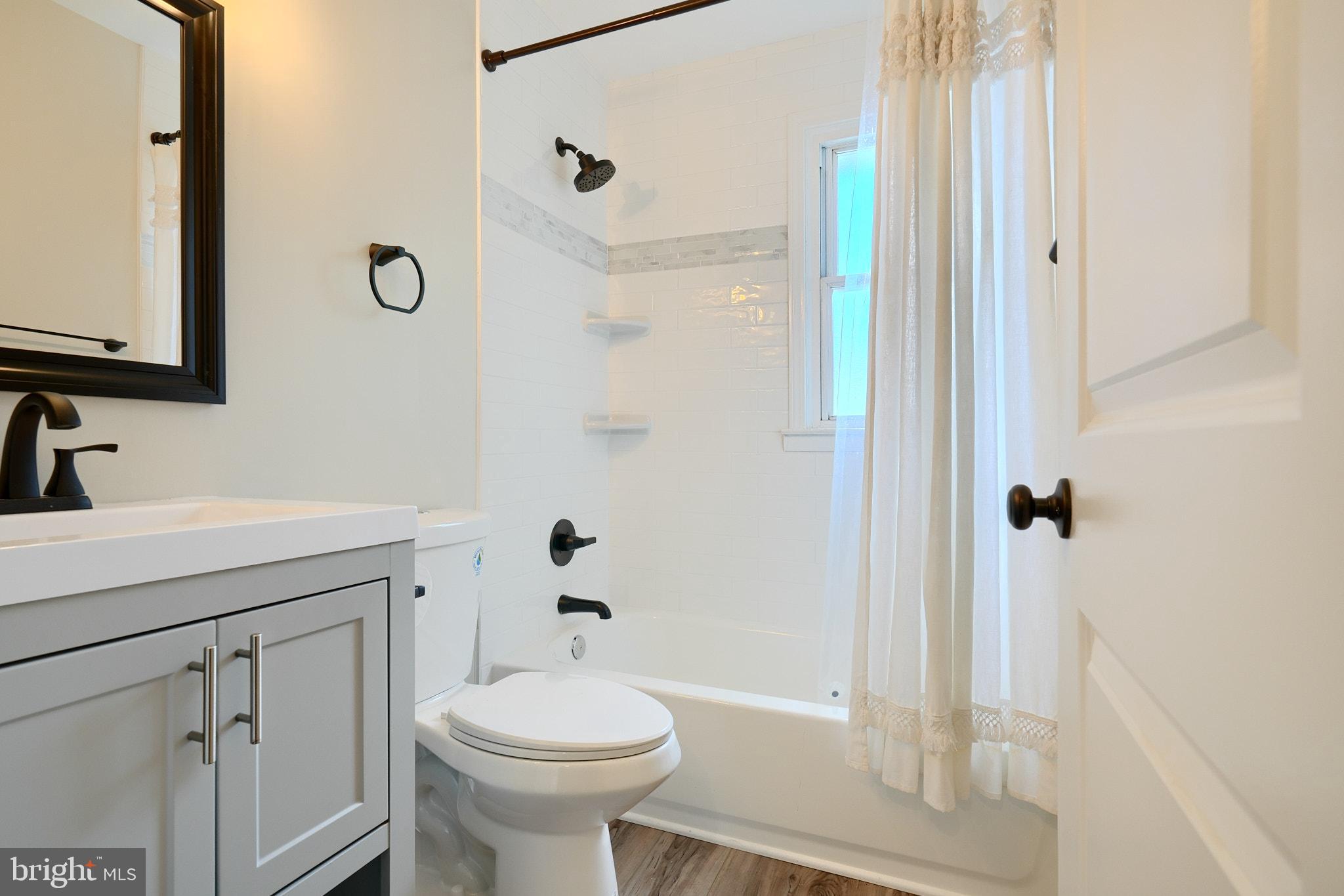 1004 DONINGTON CIRCLE