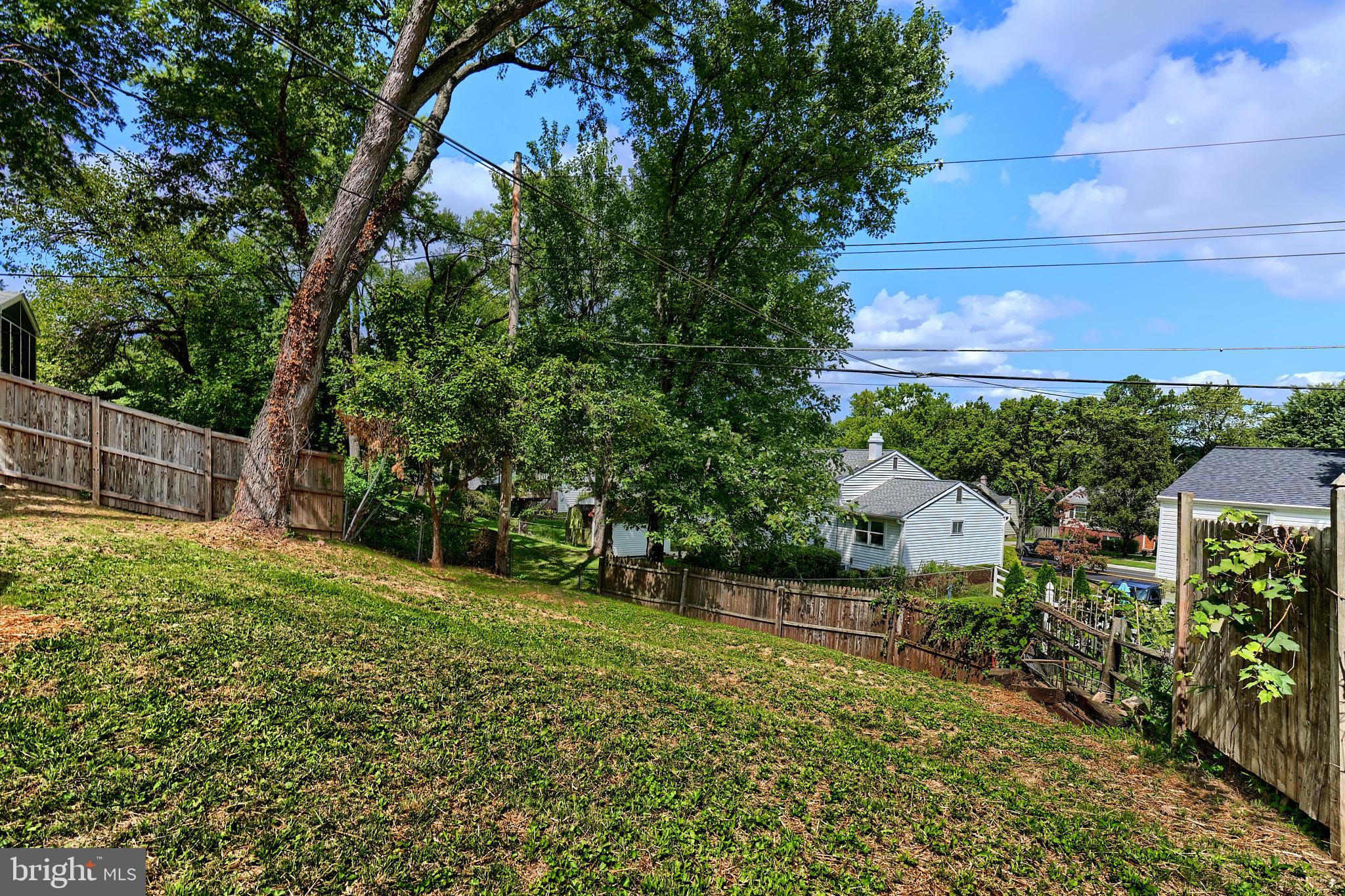 1004 DONINGTON CIRCLE