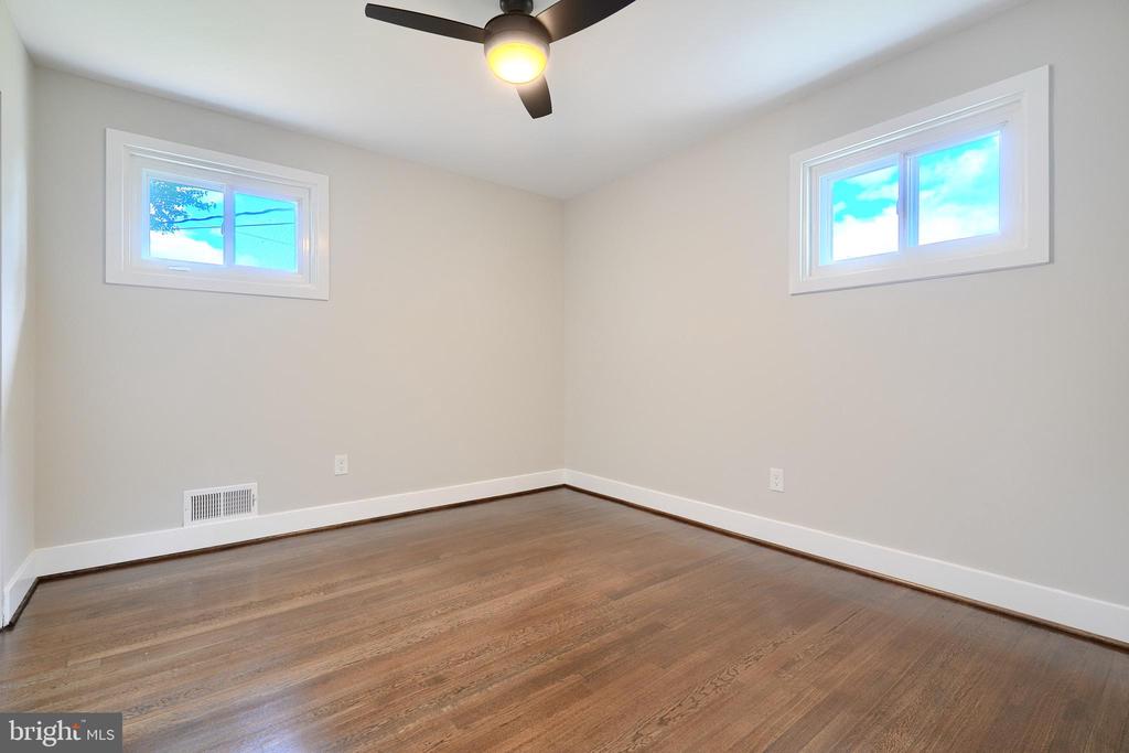 1004 DONINGTON CIRCLE