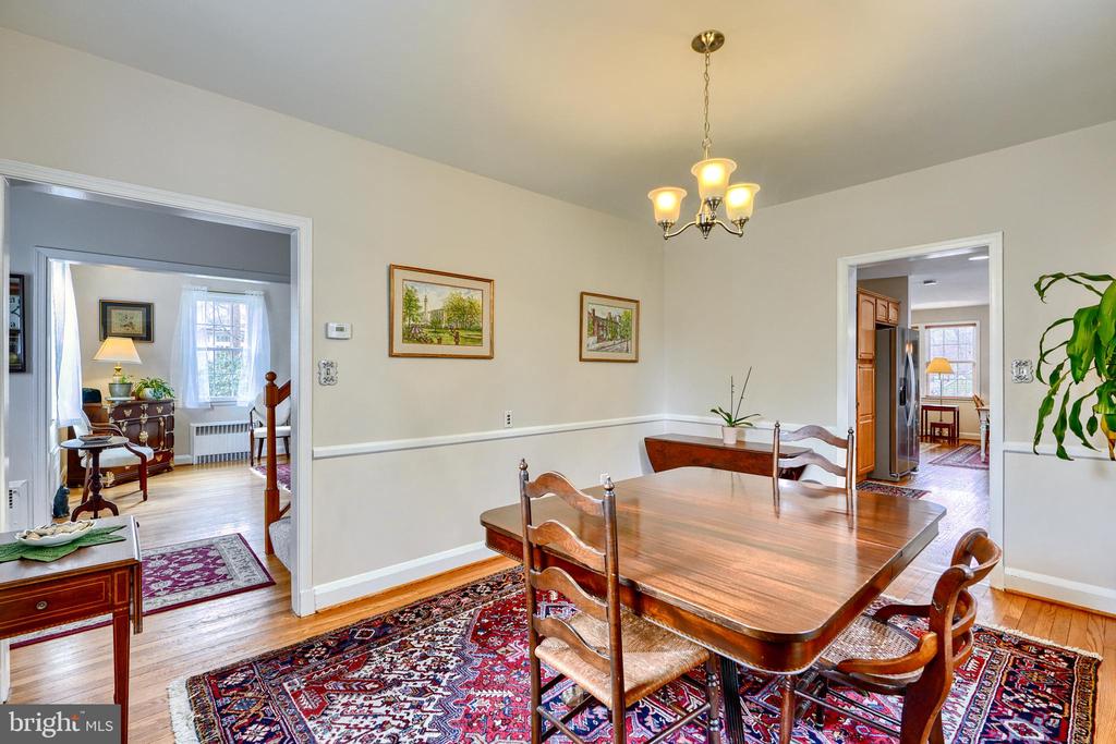 581 WOODBINE AVENUE