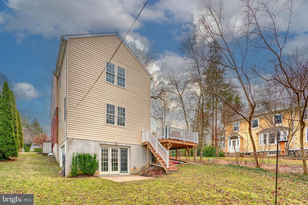 581 WOODBINE AVENUE