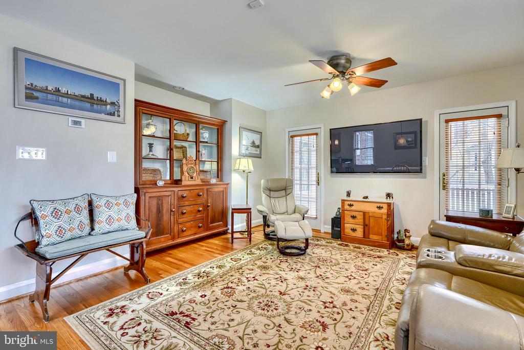 581 WOODBINE AVENUE
