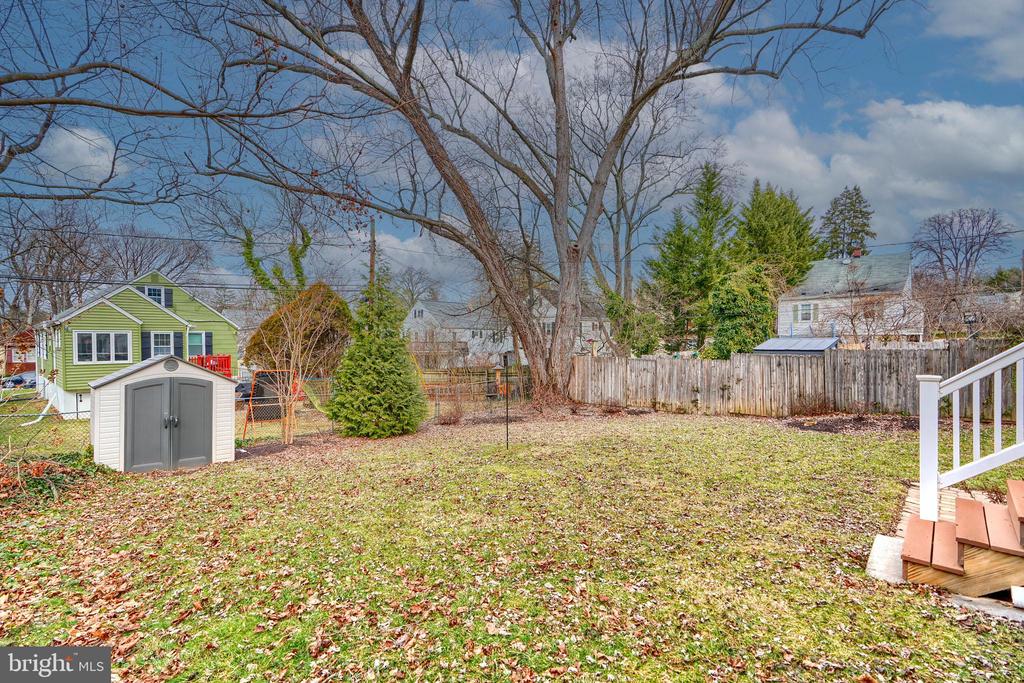 581 WOODBINE AVENUE