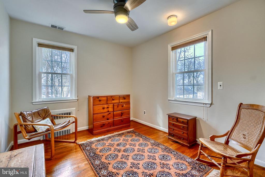 581 WOODBINE AVENUE