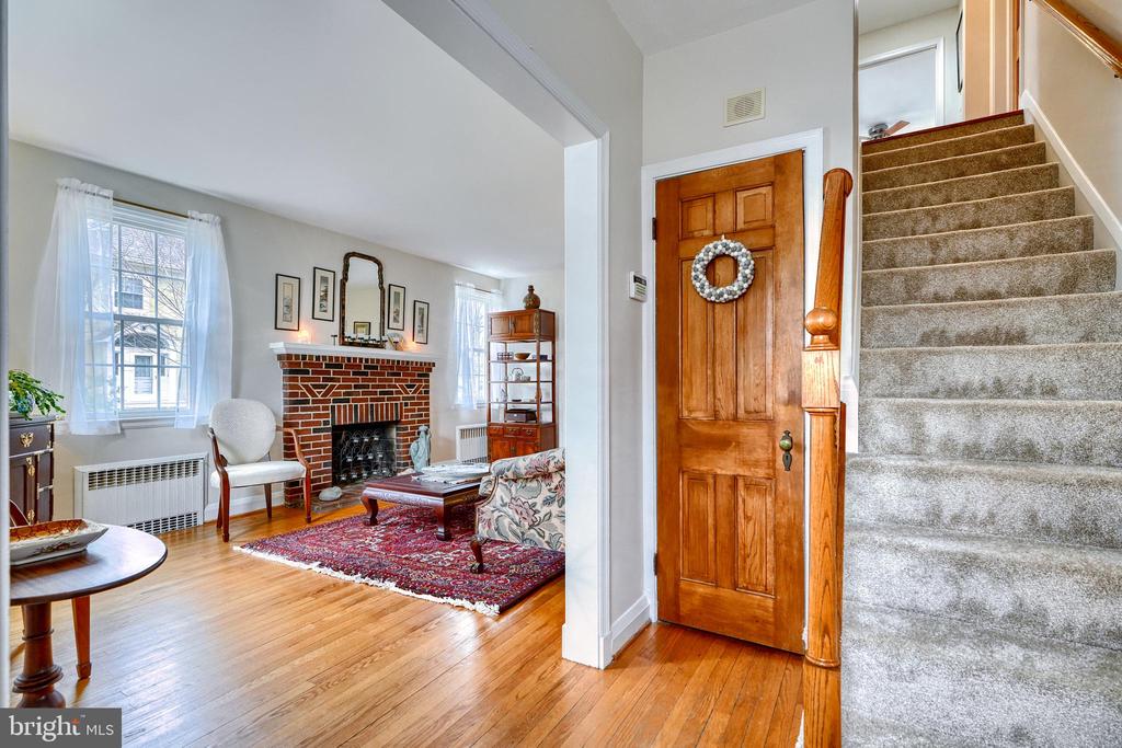 581 WOODBINE AVENUE
