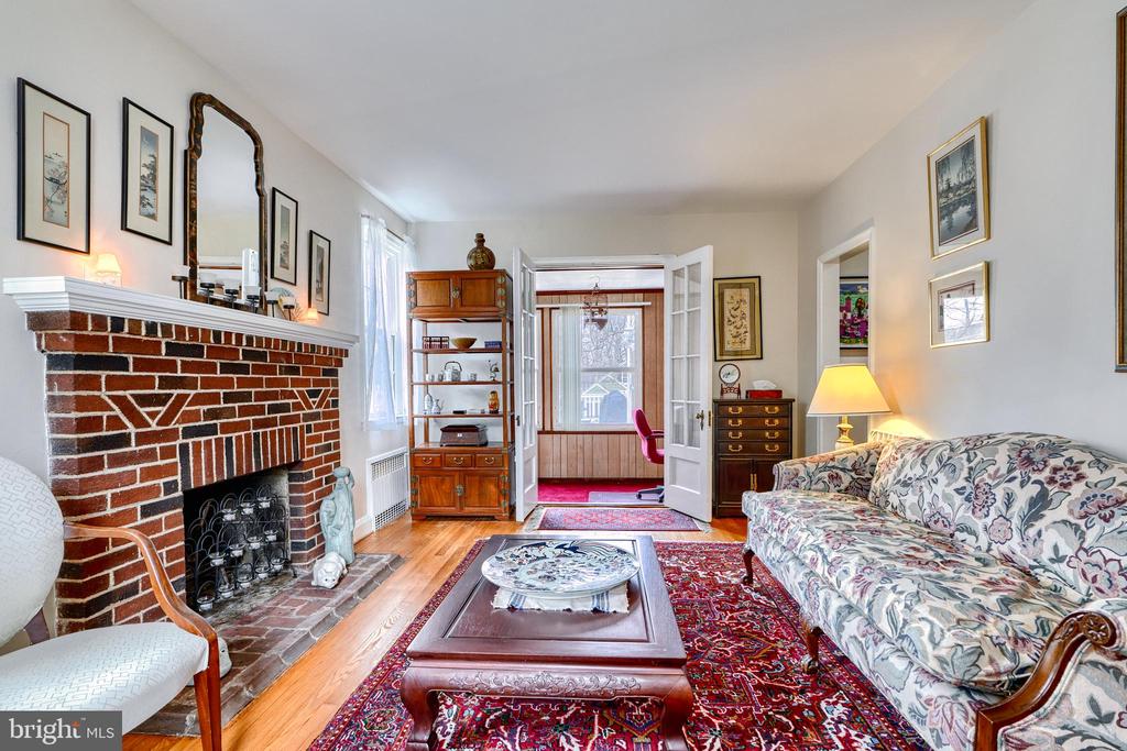581 WOODBINE AVENUE
