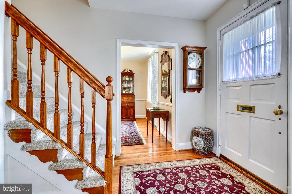 581 WOODBINE AVENUE