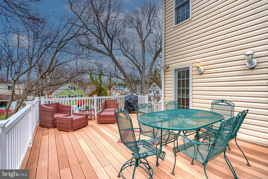 581 WOODBINE AVENUE