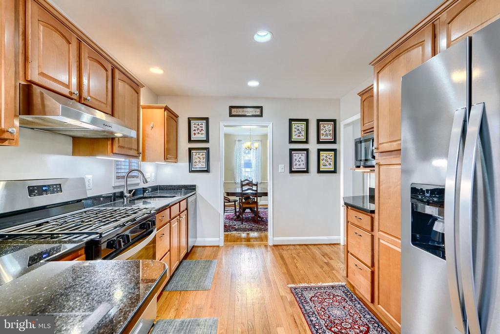 581 WOODBINE AVENUE