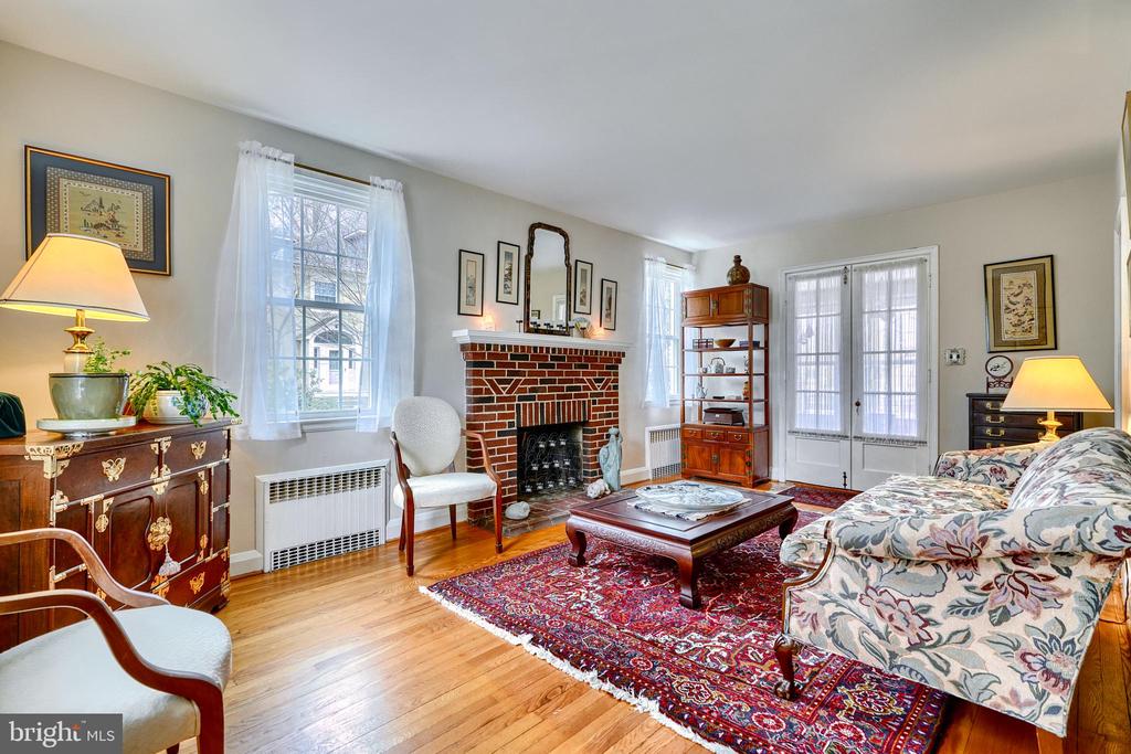 581 WOODBINE AVENUE