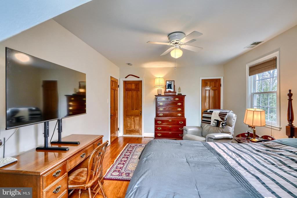 581 WOODBINE AVENUE