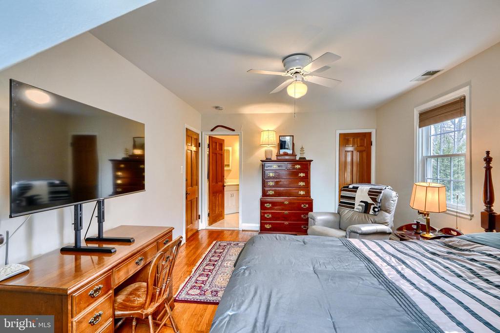 581 WOODBINE AVENUE
