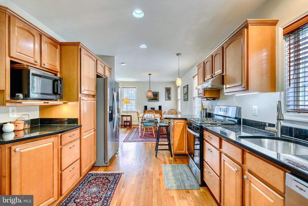 581 WOODBINE AVENUE