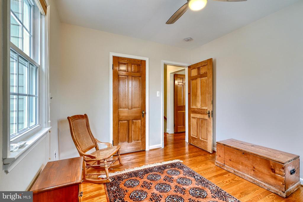 581 WOODBINE AVENUE