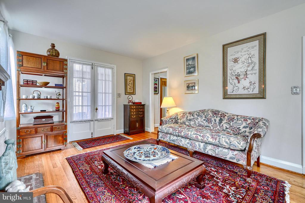 581 WOODBINE AVENUE