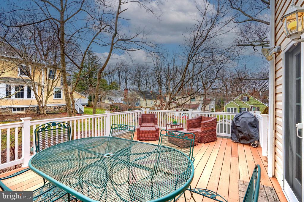 581 WOODBINE AVENUE