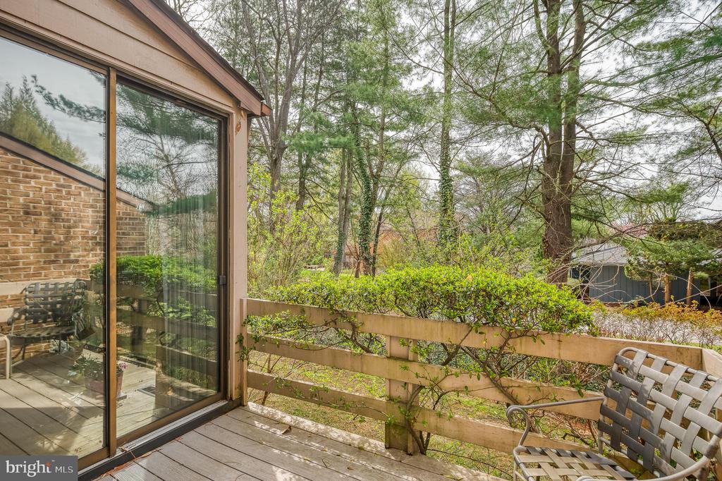 7 HAMPSHIRE WOODS COURT