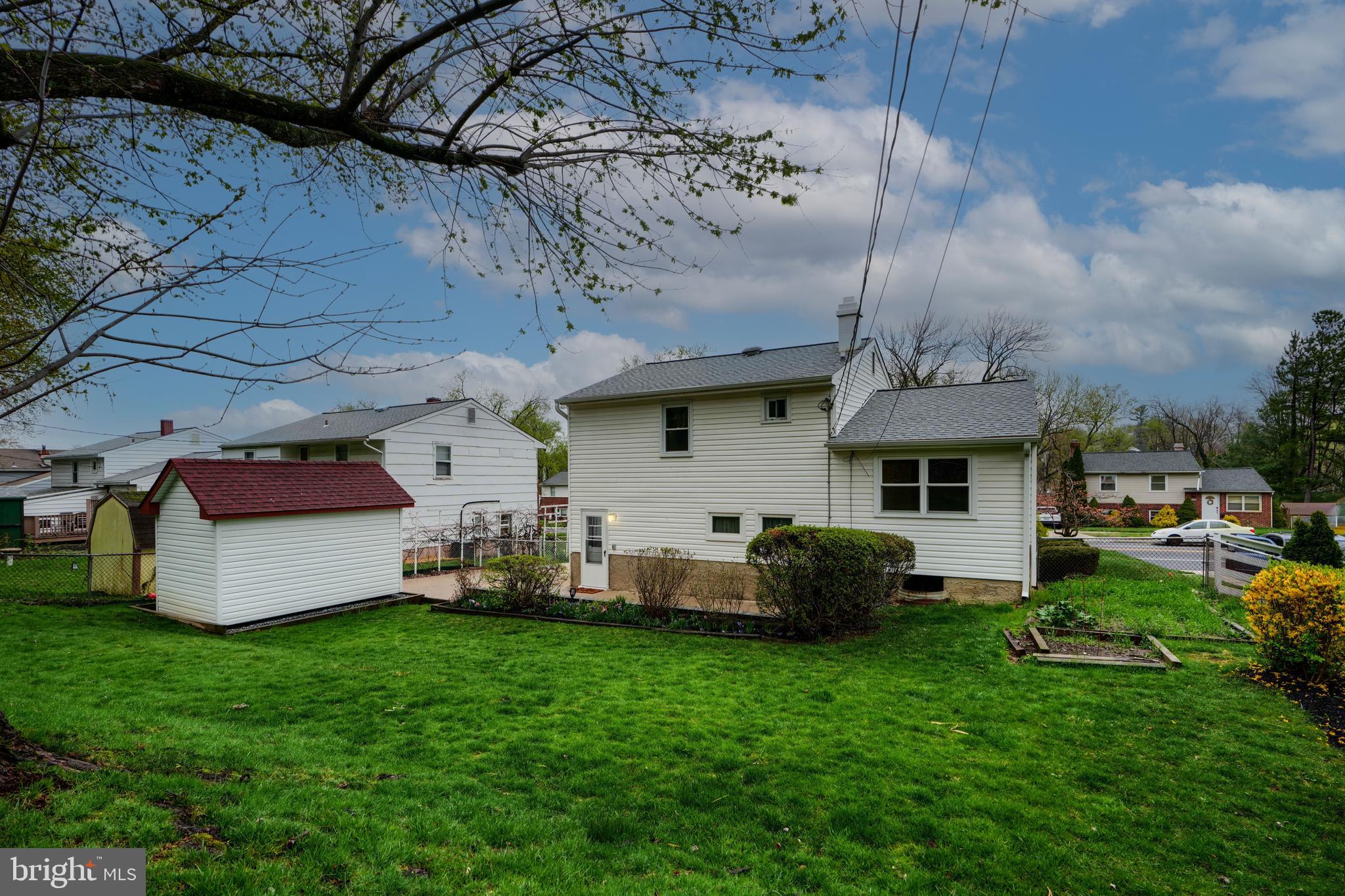 1005 KENILWORTH DRIVE