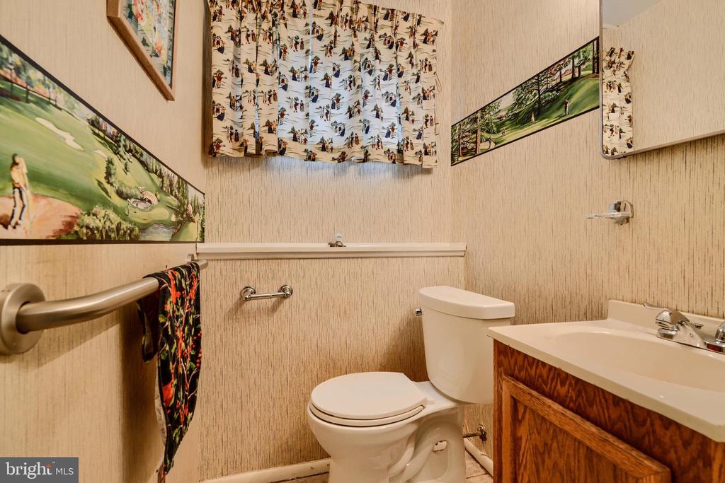 1005 KENILWORTH DRIVE