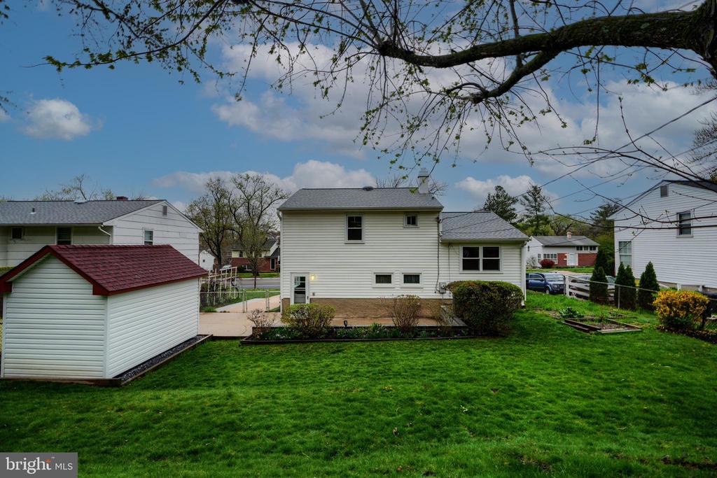 1005 KENILWORTH DRIVE