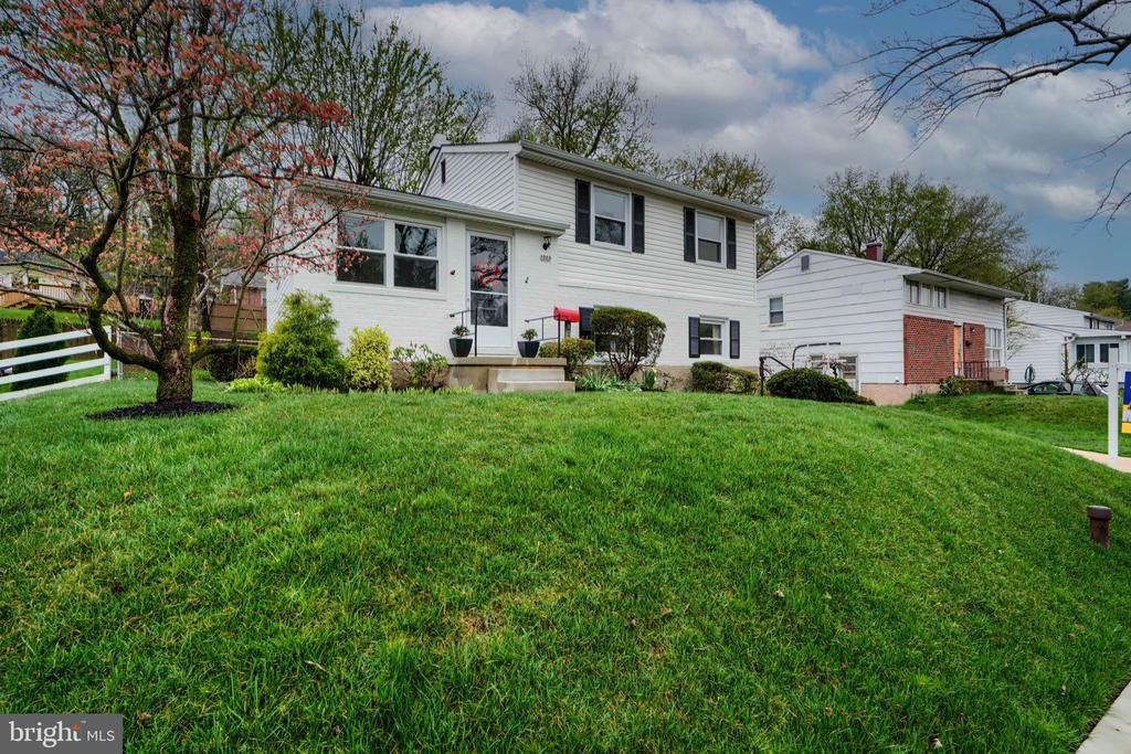 1005 KENILWORTH DRIVE
