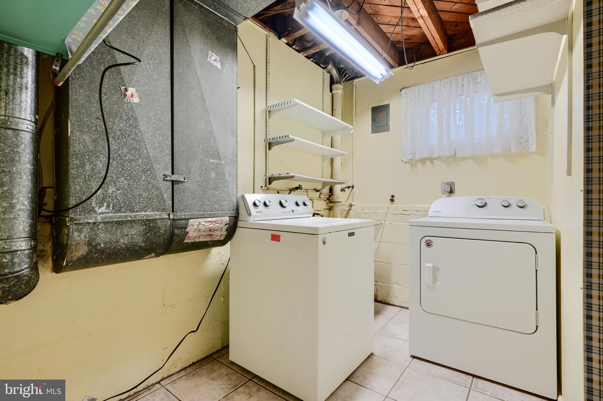 1005 KENILWORTH DRIVE