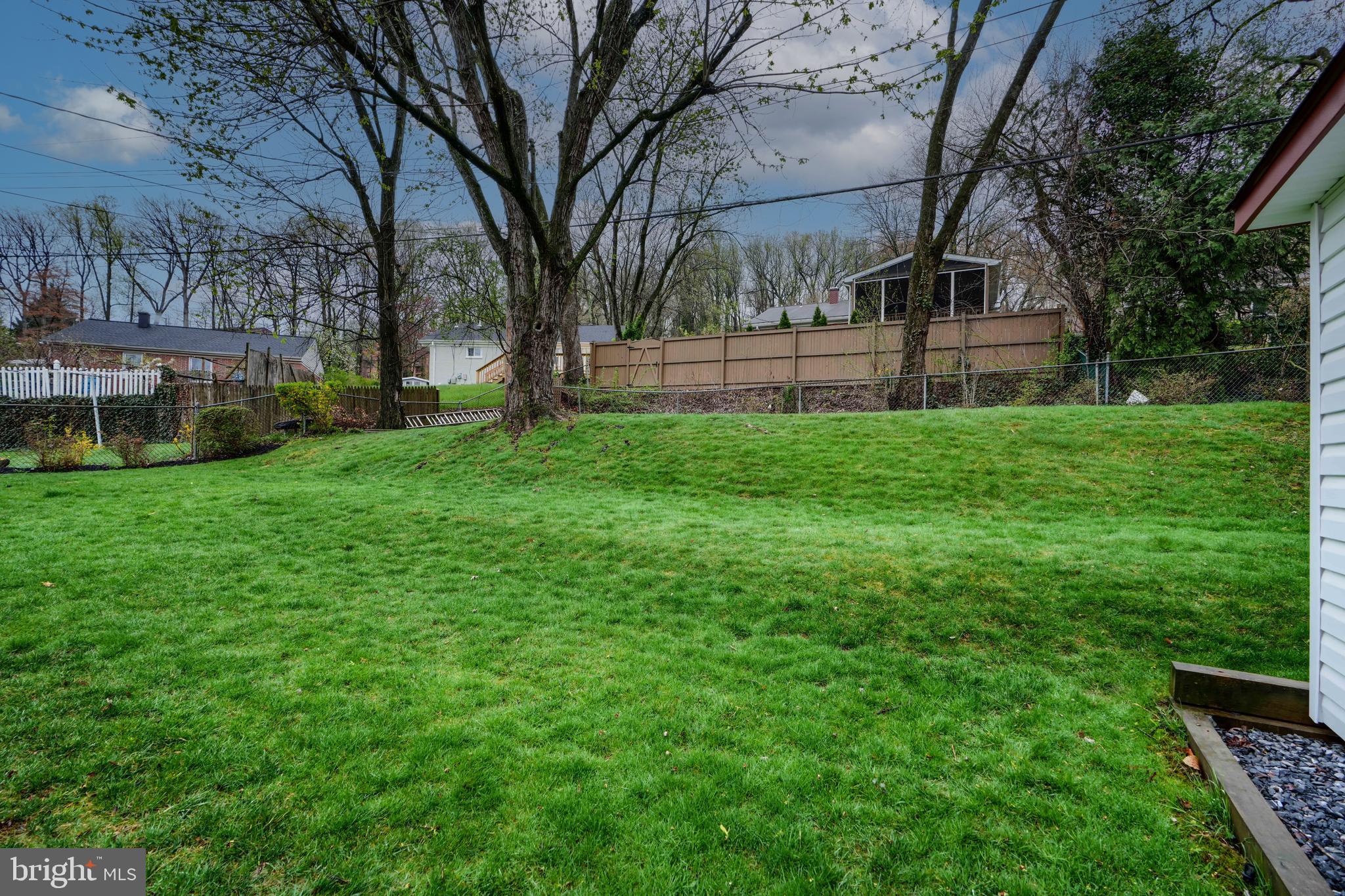 1005 KENILWORTH DRIVE