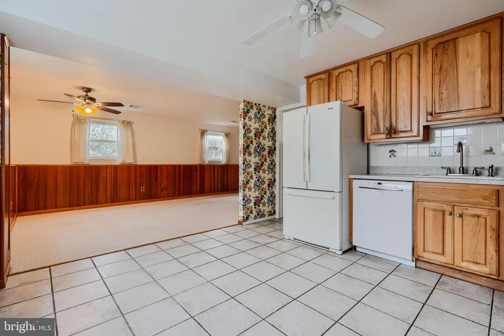 1005 KENILWORTH DRIVE