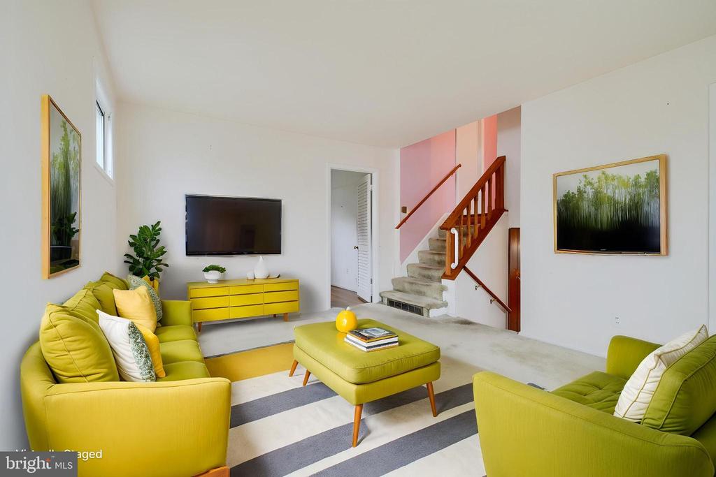 1005 KENILWORTH DRIVE