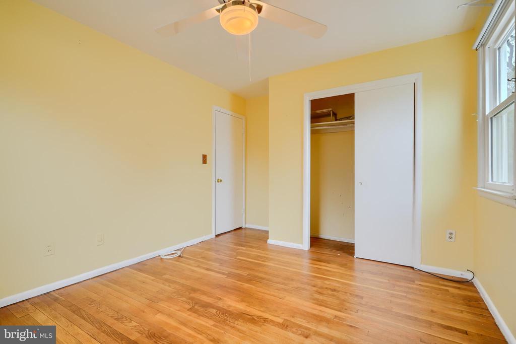 1005 KENILWORTH DRIVE
