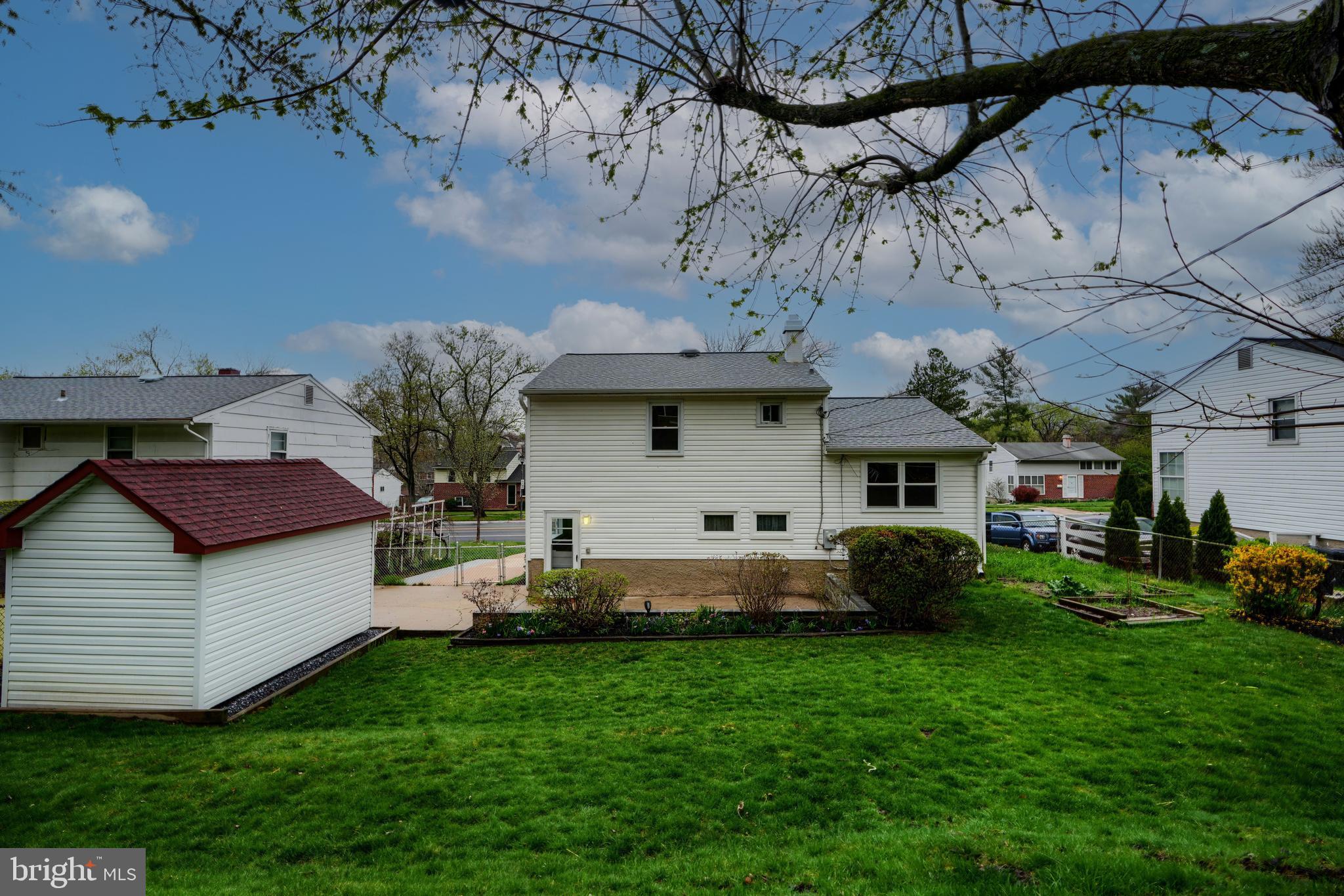 1005 KENILWORTH DRIVE