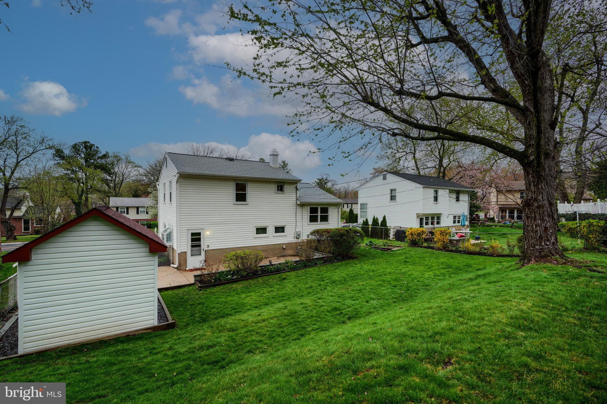 1005 KENILWORTH DRIVE