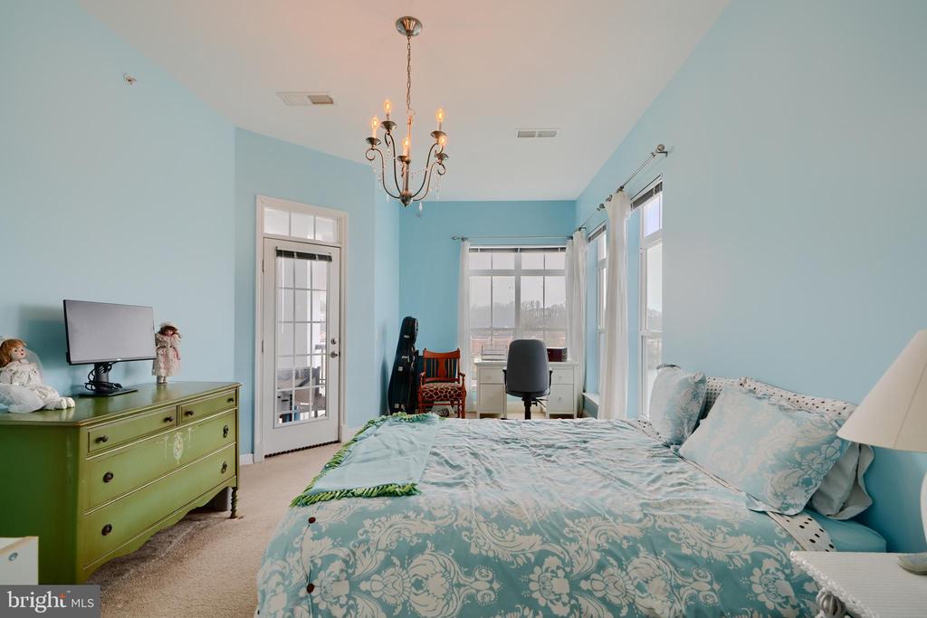 2800 STONE CLIFF DRIVE 410