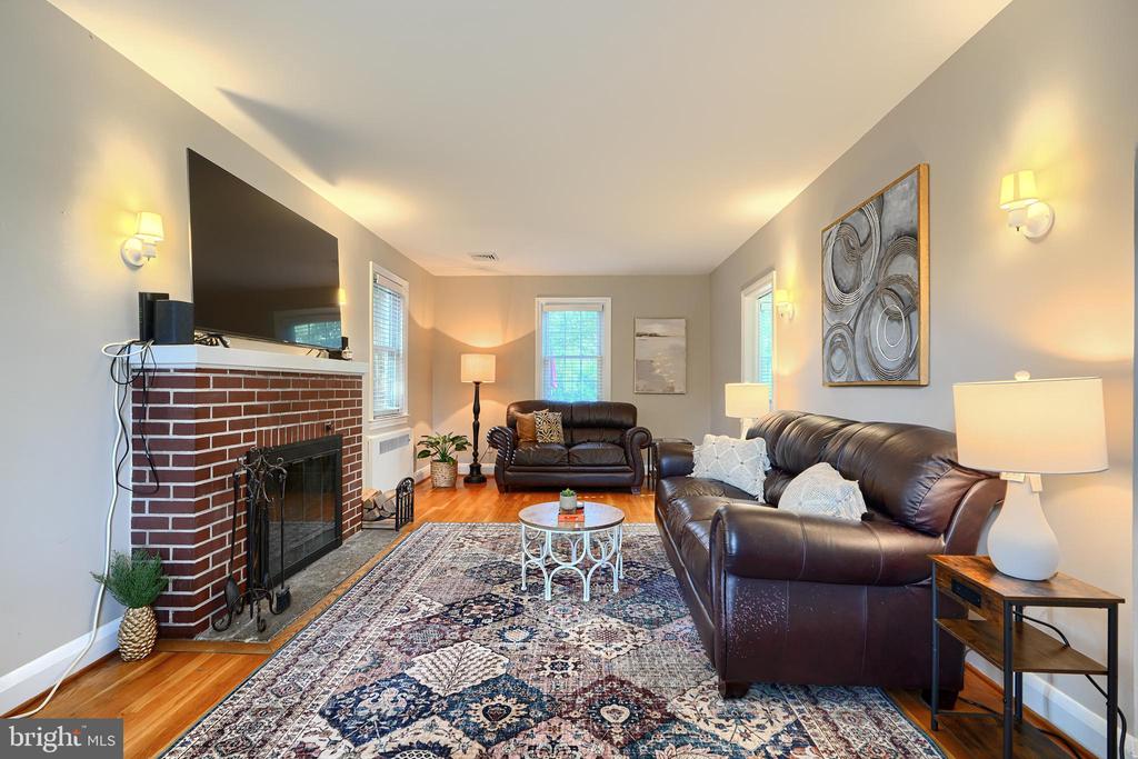 405 W CHESAPEAKE AVENUE