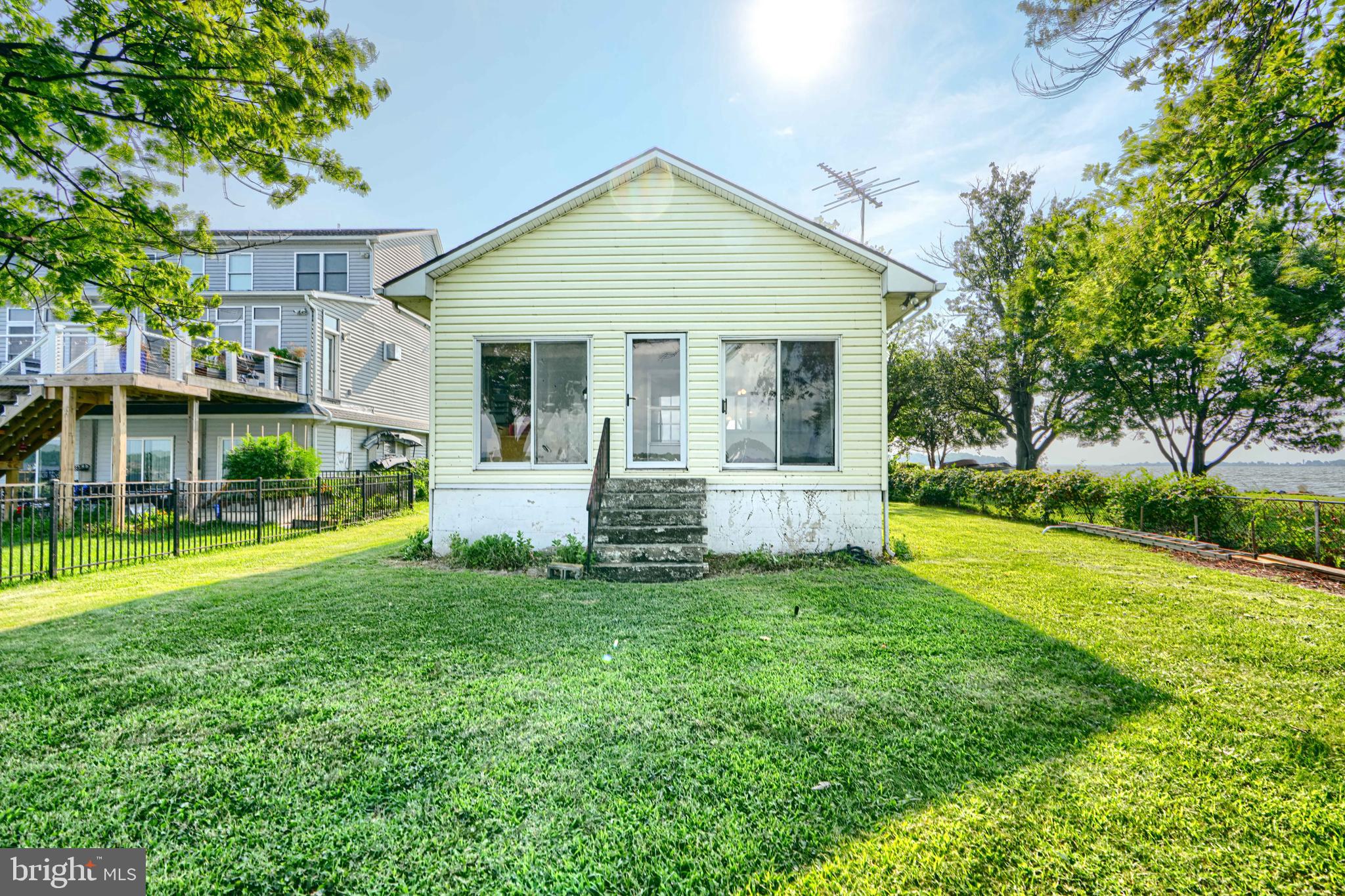 1830 BEECHWOOD AVENUE