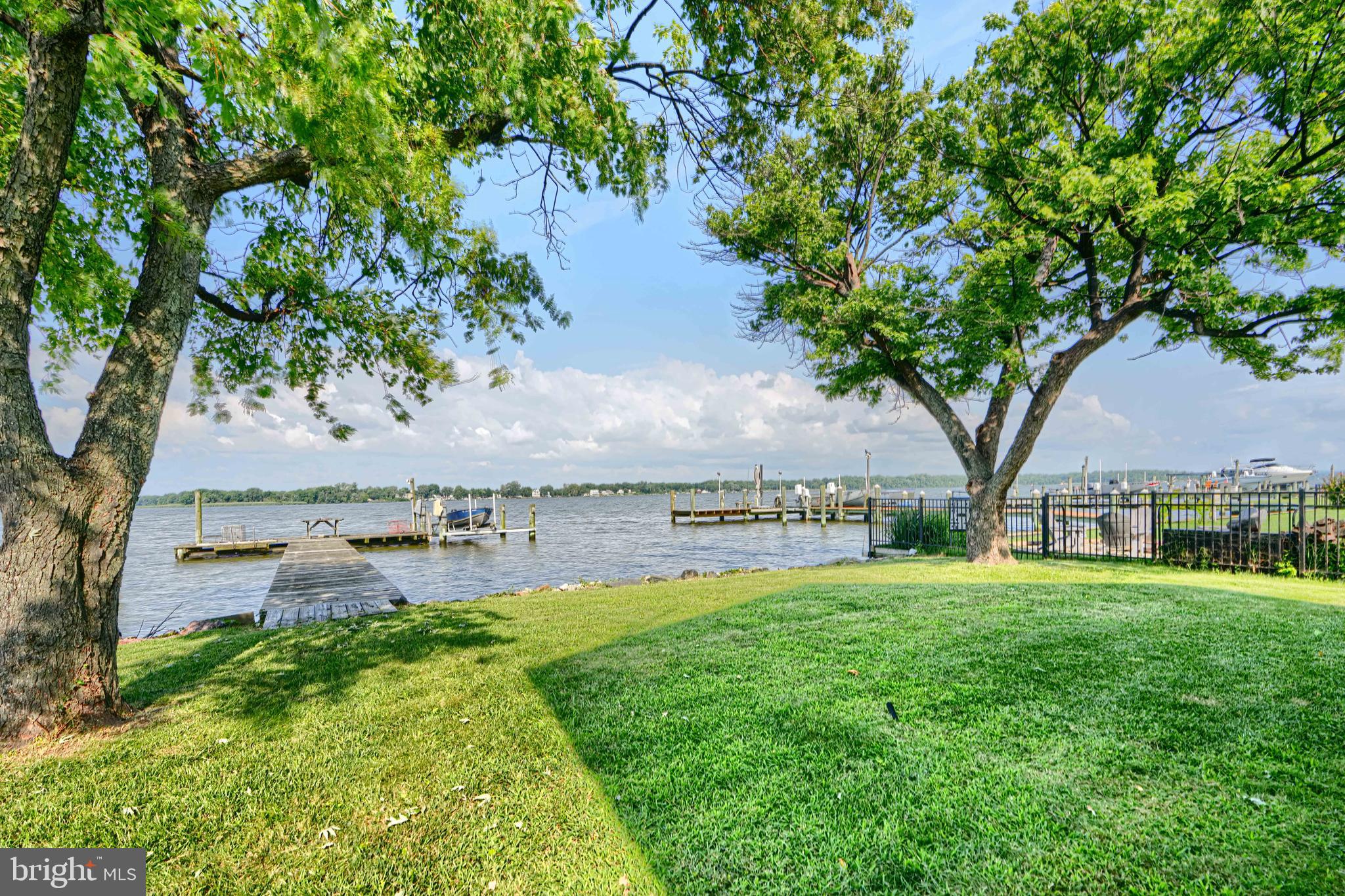 1830 BEECHWOOD AVENUE