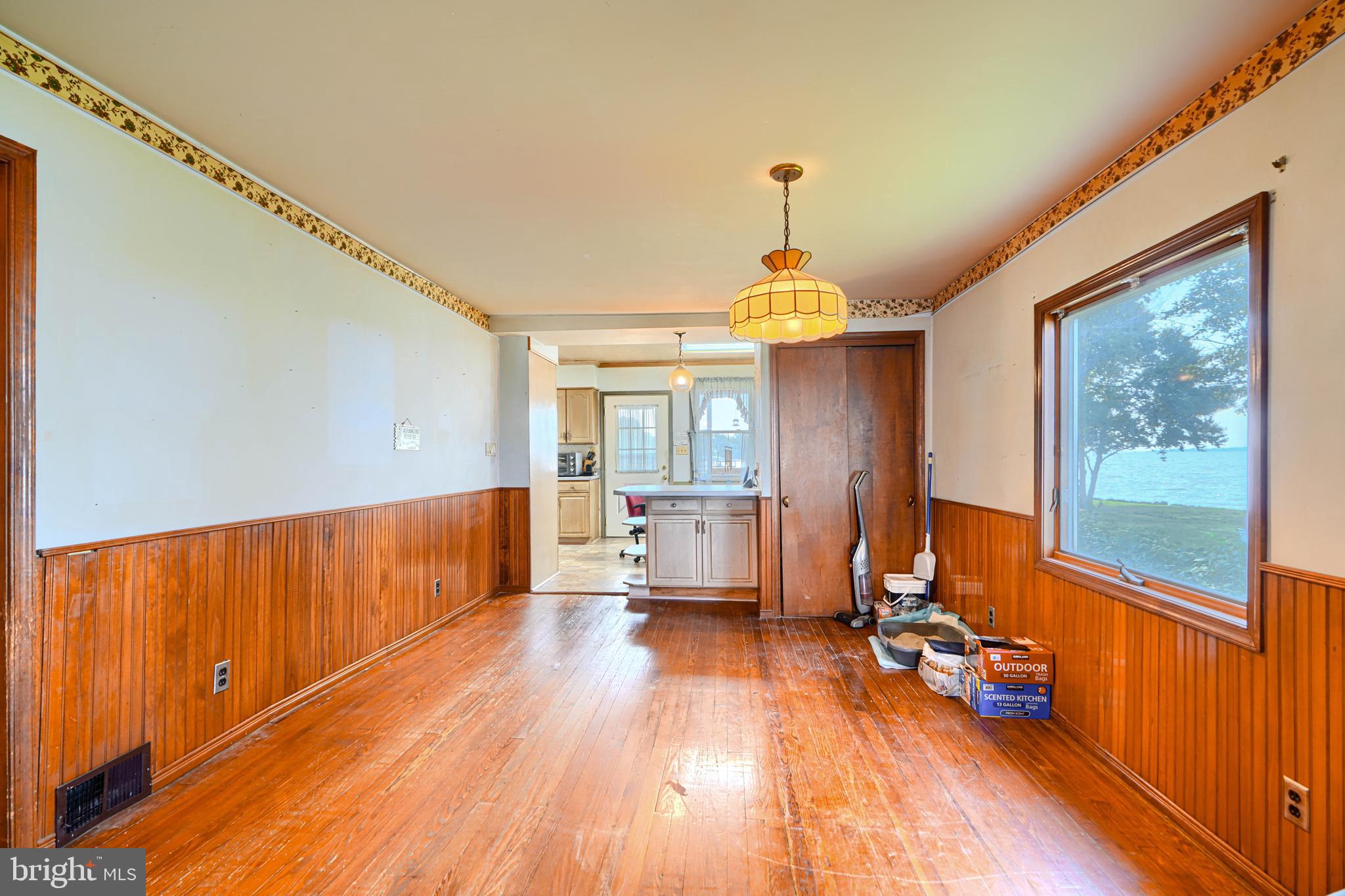 1830 BEECHWOOD AVENUE