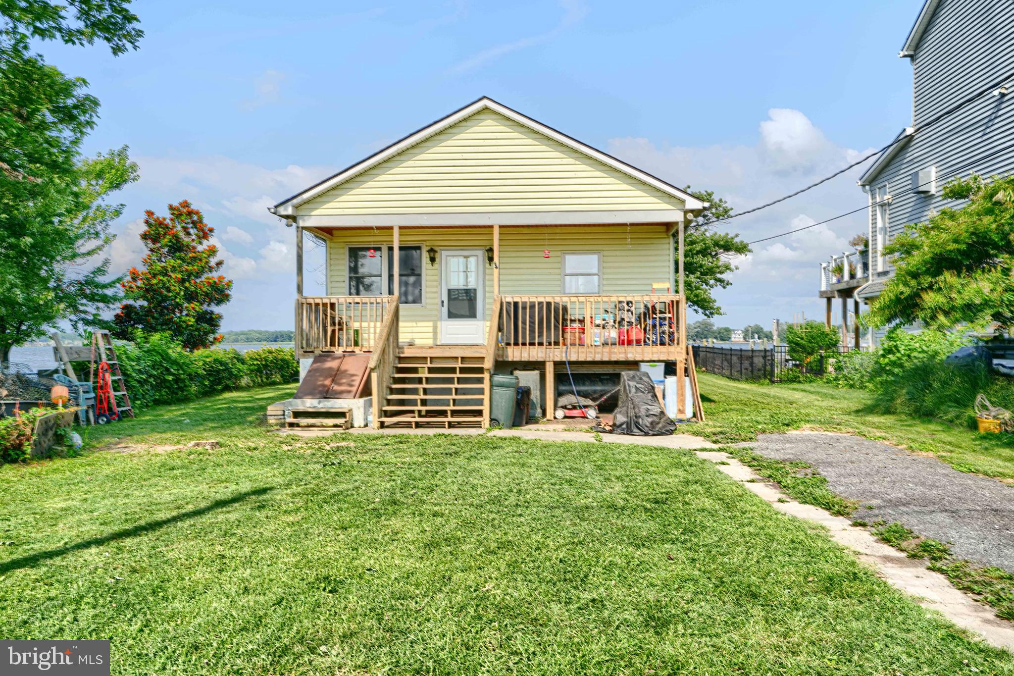 1830 BEECHWOOD AVENUE