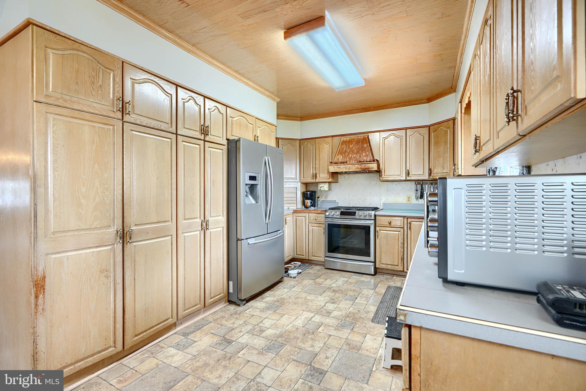 1830 BEECHWOOD AVENUE