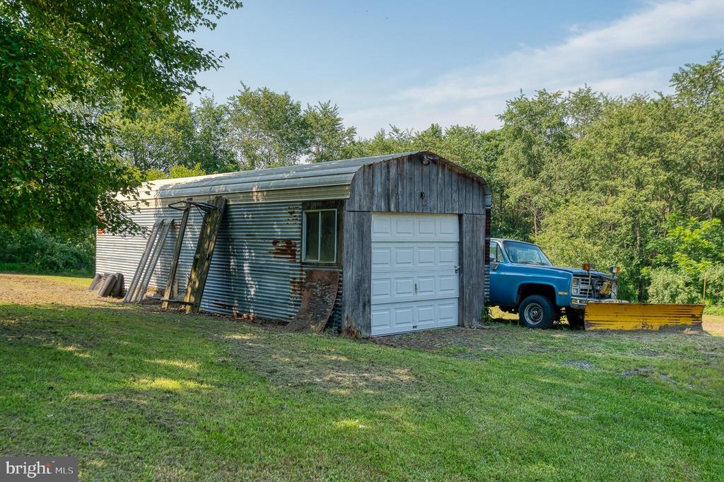 20542 GREEN ROAD