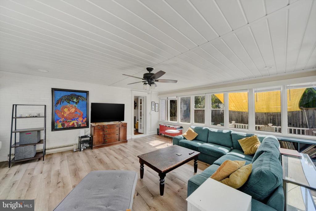 402 DIXIE DRIVE
