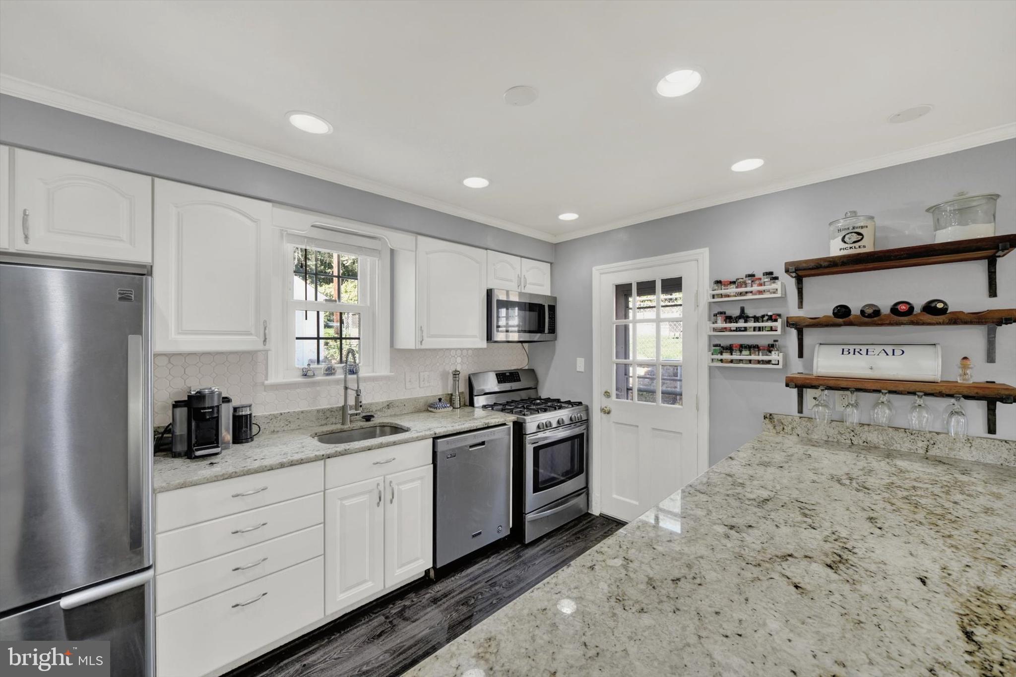 402 DIXIE DRIVE