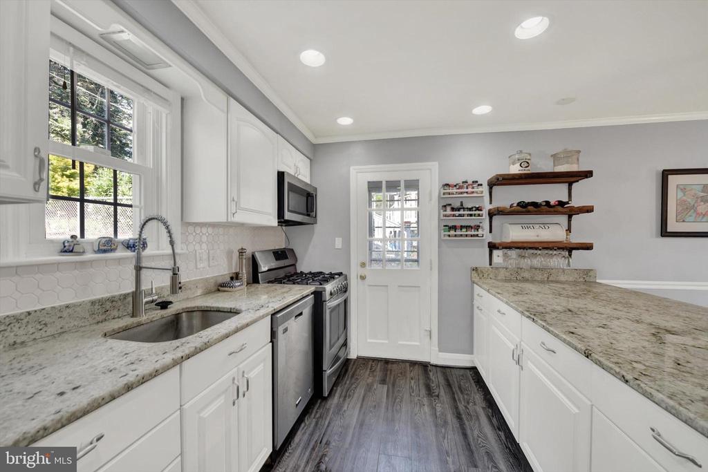 402 DIXIE DRIVE