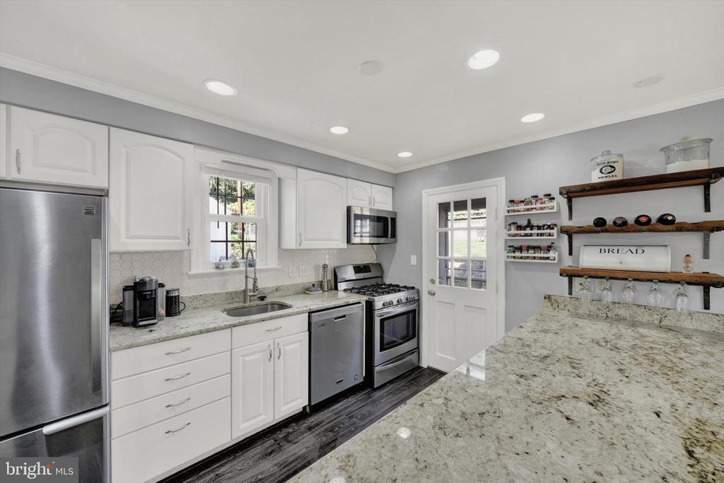 402 DIXIE DRIVE