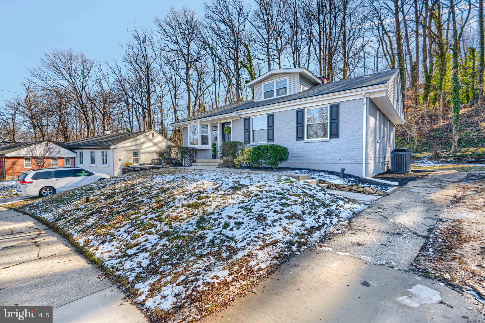 1005 DONINGTON CIRCLE